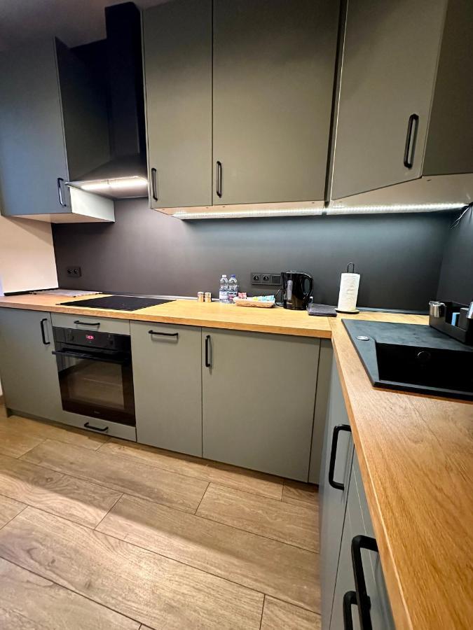 Jazz Apartament Czestochowa Centrum 2-Bedroom ภายนอก รูปภาพ