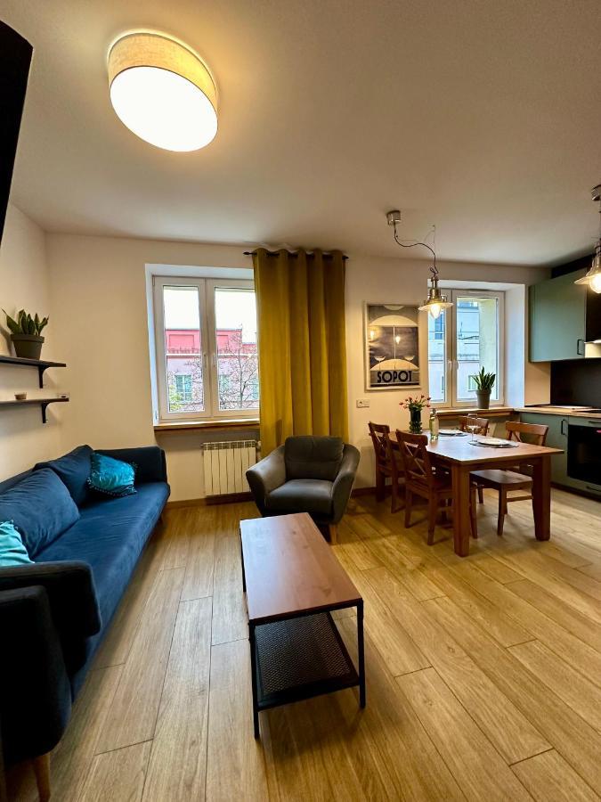 Jazz Apartament Czestochowa Centrum 2-Bedroom ภายนอก รูปภาพ